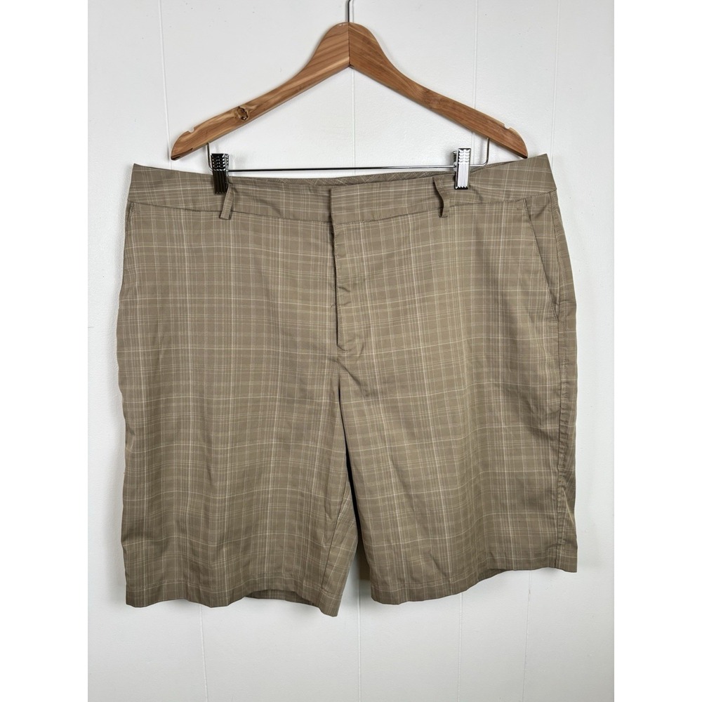 Under‎ Armour Men's Sz 40W Tan Plaid Flat Front Shorts Bermuda Logo Pockets